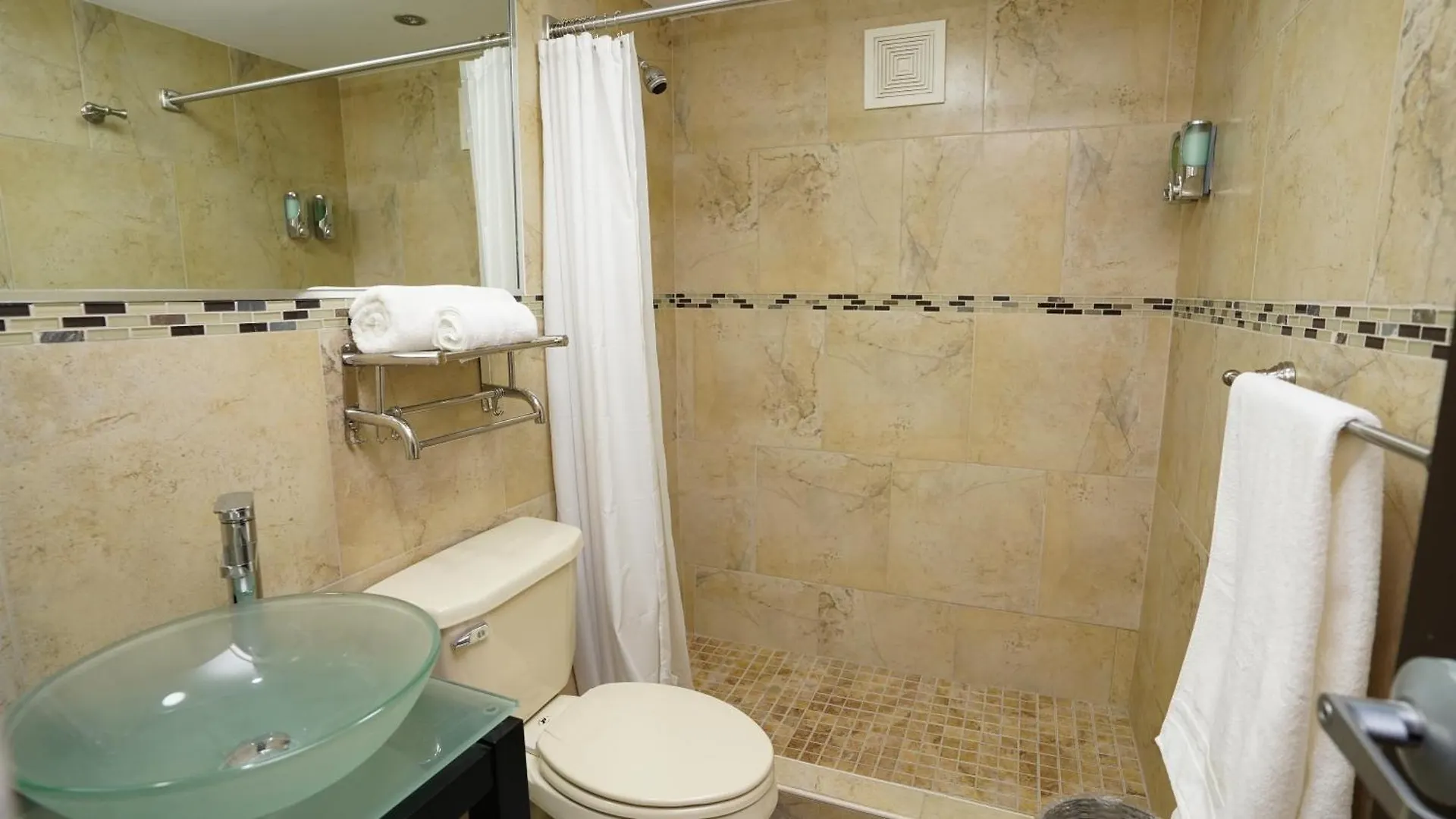 La Placita Suites Hotel-Suite 205 San Juan